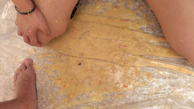 ♯ゲロフレ募集中 裏アカ女子に出会ったら…喉イキ大量嘔吐で興奮する汚マゾ少女だった サンプル画像 16