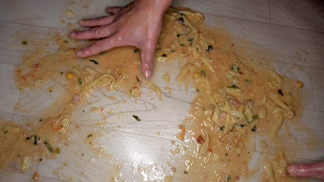 【配信限定】強●ゲロ噴射！ SNSに流出したライブ配信者 みお（23） サンプル画像 11
