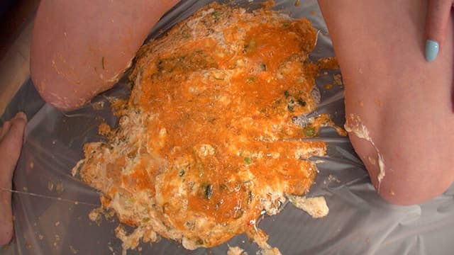 ドSがゲロイラマに目覚めて連続大量嘔吐！吐瀉物塗りたくってゲロ手コキにゲロパイズリと男の性癖好き放題に使われ気がついたら性処理専用肉便器と化した変態女子 ももね サンプル画像 5