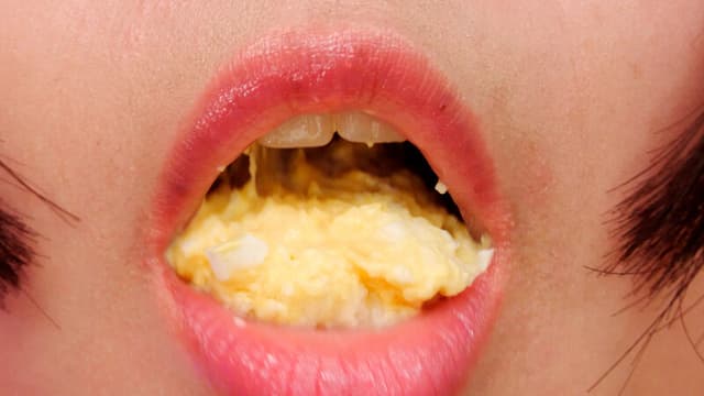 世界一接客態度が悪い脱糞カフェ 前多まこ サンプル画像 4