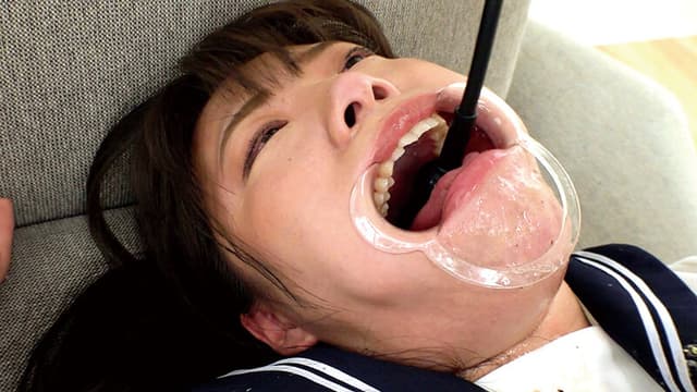 喉マ●コ中出しイラマで引退 鈴音杏夏 サンプル画像 1