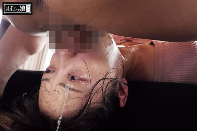 喉奥えぐる凶悪棒を丸飲み涙目 限界フレッシュ嘔吐で世界を潤すイラマNewアイドル 二葉エマBEST サンプル画像 3