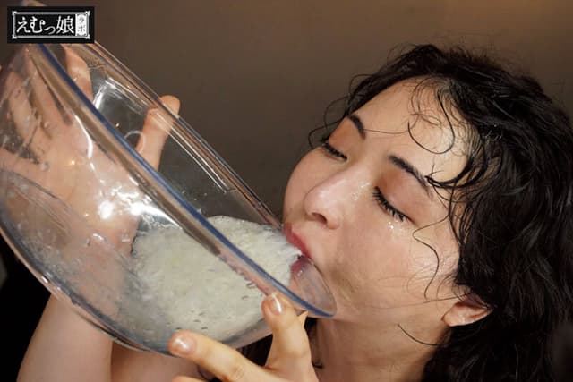 逆流ゲボ絶頂BEST 真正なる極限イラマで嘔吐洪水ドばぁあ゛！吐いて飲んで鍛え上げた強烈喉奥でイ゛グッ！ガチ吐瀉物Specialノドイキ女たちの240分 サンプル画像 4