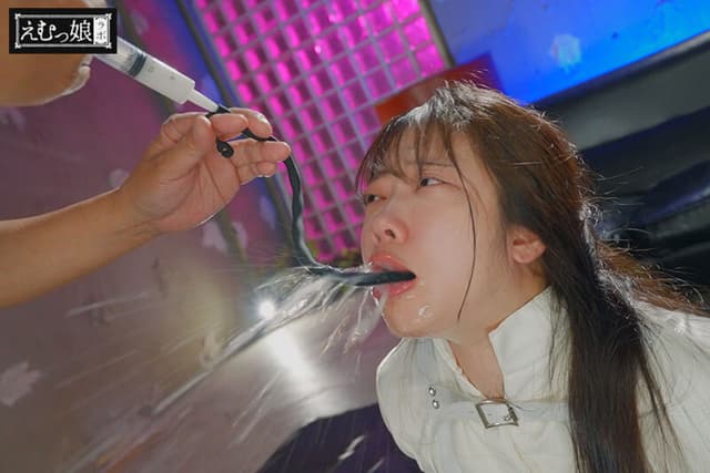 清らかに波打つ鬼畜棒で 喉イキ134回 嘔吐汁2960cc ≪ゲボ女神≫の繊細シリコン喉奥開発イラマチオ 二葉エマ サンプル画像 7