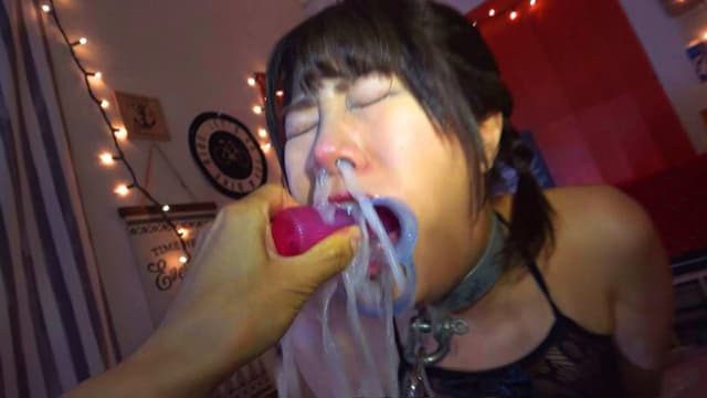 嘔吐狂い喉奥便女 サンプル画像 16